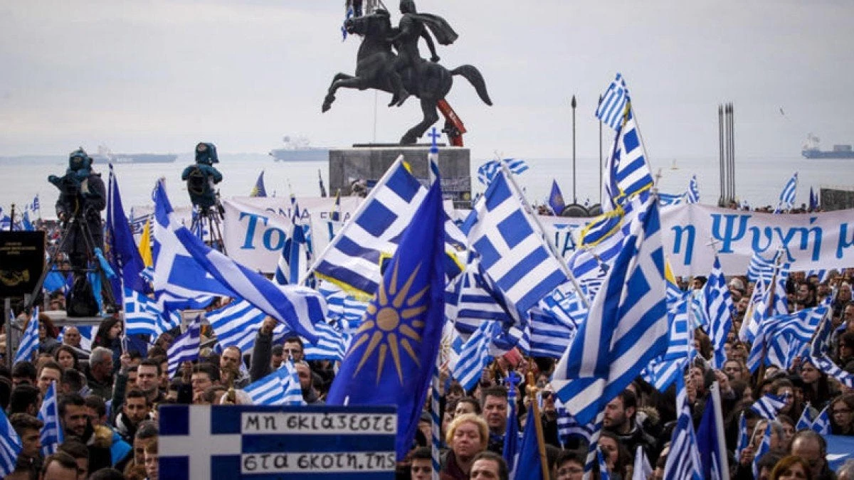 Bloomberg: Οι ελληνικές κάλπες περνούν από τη «Μακεδονία»